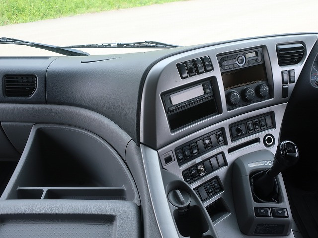 中古トラック UDトラックスアルミウィング ＃15