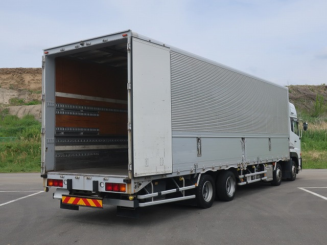 中古トラック UDトラックスアルミウィング ＃3