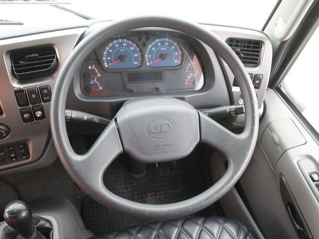 中古トラック UDトラックス冷凍バン #15