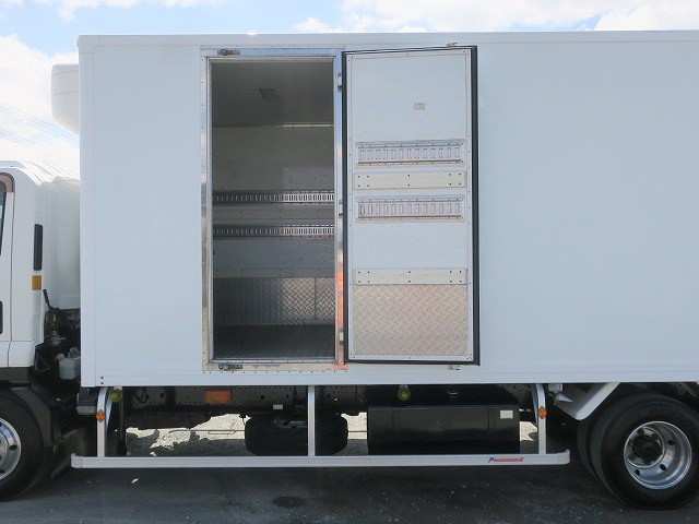 中古トラック いすゞ冷凍バン #8