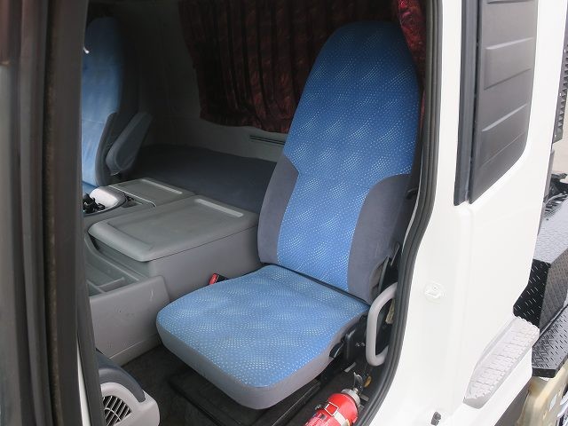 中古トラック UDトラックストラクタヘッド #22