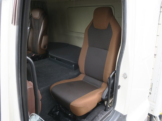 中古トラック 日野冷凍バン ＃22
