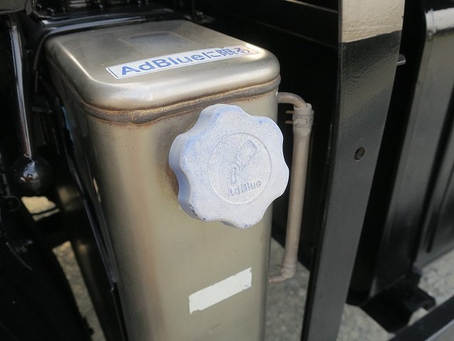 中古トラック UDトラックスコンクリートミキサー車 #9