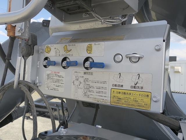 中古トラック UDトラックスコンクリートミキサー車 ＃8