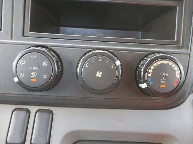 中古トラック 日産平ボディ #19