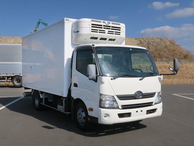 中古トラック 日野冷凍バン ＃2
