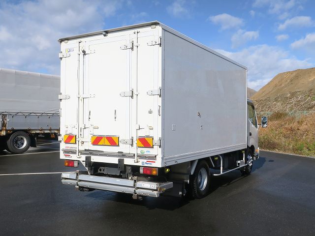 中古トラック 日野冷凍バン ＃3