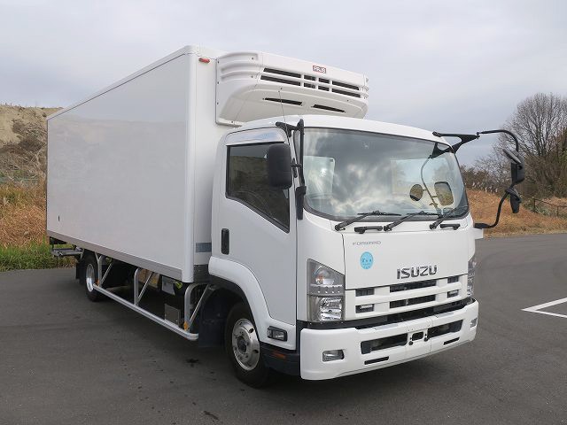 中古トラック いすゞ冷凍バン #2