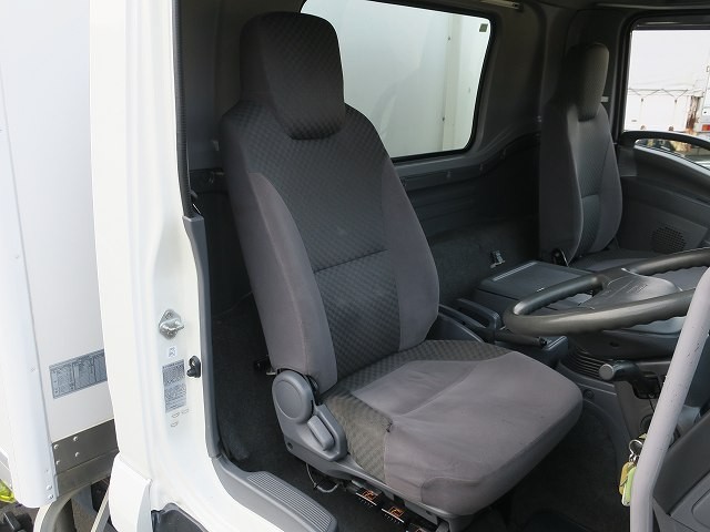 中古トラック いすゞ冷凍バン ＃14