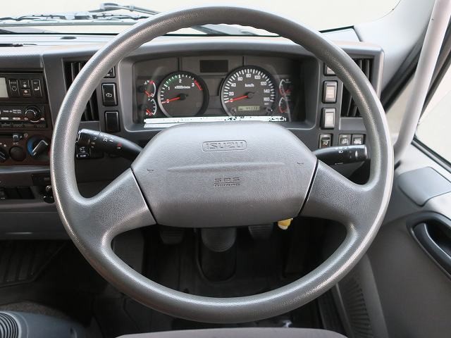 中古トラック いすゞ冷凍バン ＃18