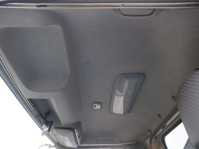 中古トラック いすゞ冷凍バン ＃24