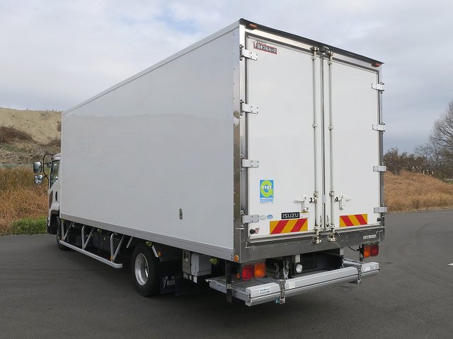 中古トラック いすゞ冷凍バン ＃4