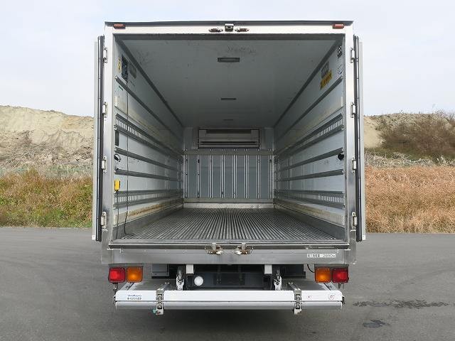 中古トラック いすゞ冷凍バン ＃5