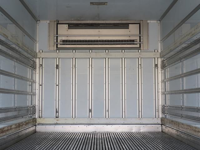 中古トラック いすゞ冷凍バン ＃7