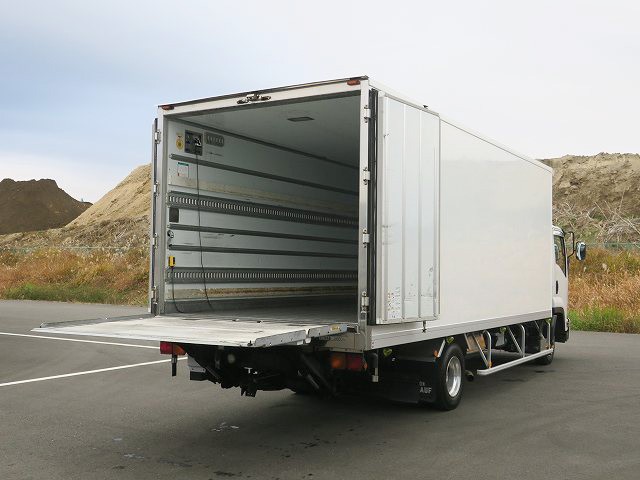 中古トラック いすゞ冷凍バン ＃9