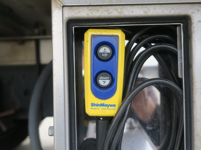 中古トラック いすゞ冷凍バン ＃10