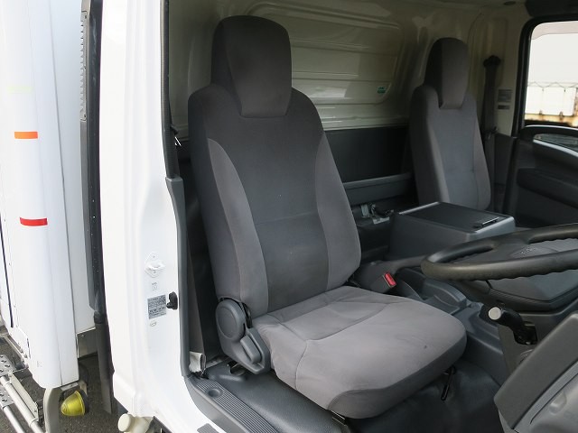 中古トラック いすゞ冷凍バン ＃15