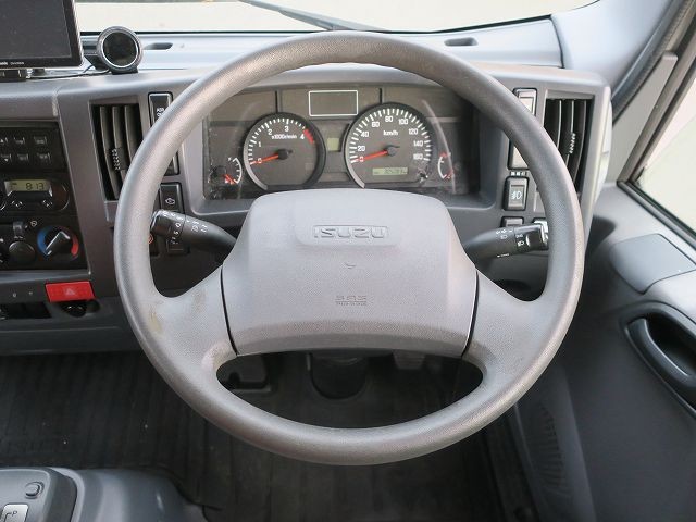 中古トラック いすゞ冷凍バン ＃17