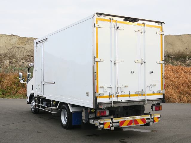 中古トラック いすゞ冷凍バン ＃4
