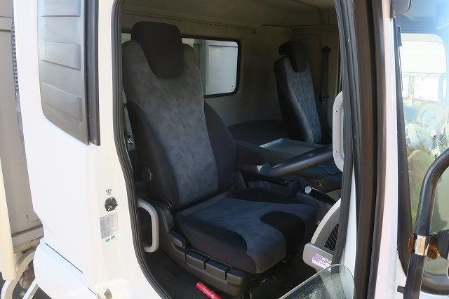 中古トラック UDトラックスアルミウィング ＃12