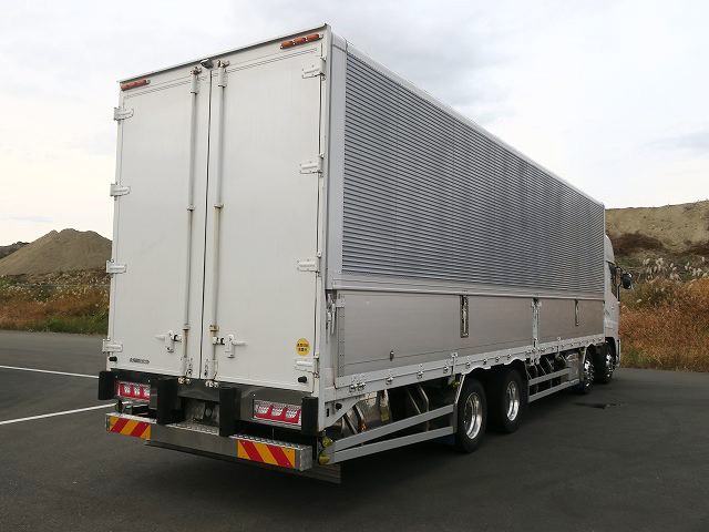 中古トラック UDトラックスアルミウィング ＃3