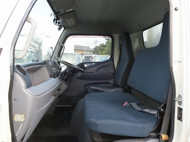 中古トラック 三菱ふそう冷凍バン ＃24