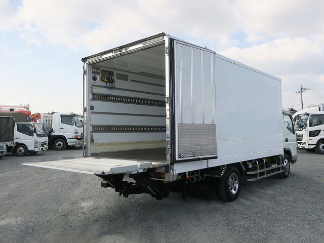 中古トラック 三菱ふそう冷凍バン ＃9