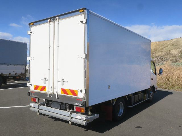 中古トラック 日野 デュトロ 小型冷凍バン