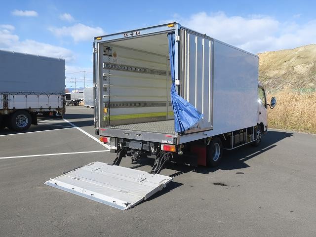 中古トラック 日野 デュトロ 小型冷凍バン