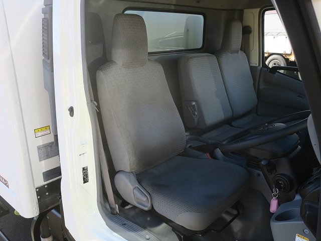 中古トラック 日野 デュトロ 3t冷凍バン