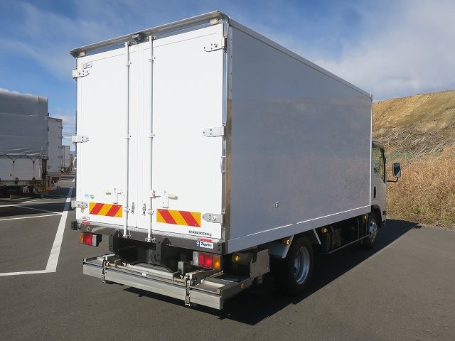 中古トラック いすゞ エルフ 3t冷凍バン