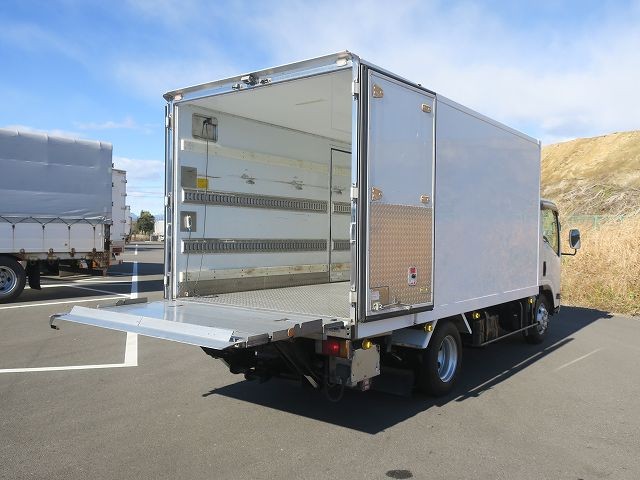 中古トラック いすゞ エルフ 3t冷凍バン