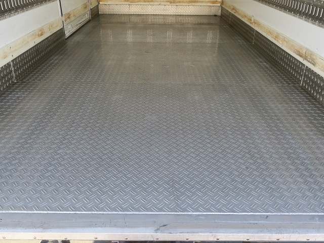 中古トラック いすゞ エルフ 3t冷凍バン