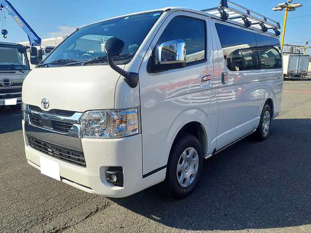 令和4年 トヨタ ハイエース スーパーGL