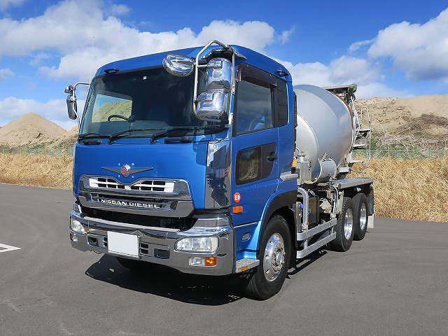 中古トラック UDトラックス クオン 大型コンクリートミキサー車