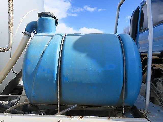 中古トラック UDトラックスコンクリートミキサー車 ＃11