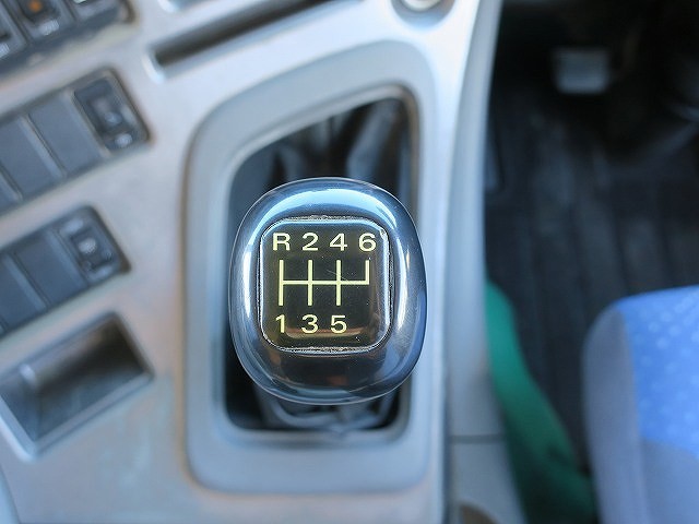 中古トラック UDトラックスコンクリートミキサー車 ＃19