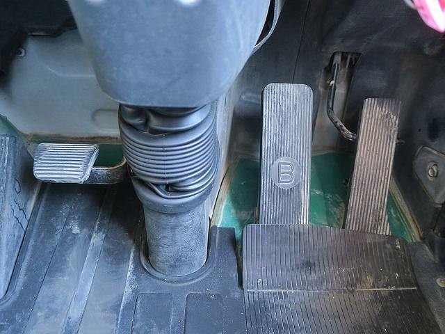 中古トラック UDトラックスコンクリートミキサー車 ＃24