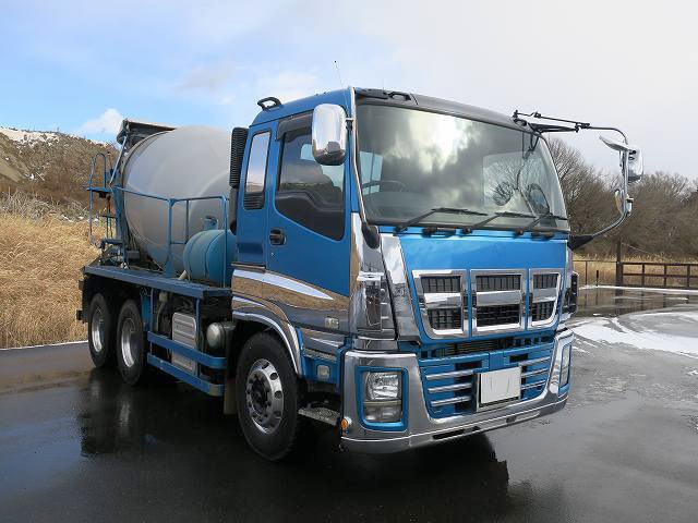 m＆mコンボイトラックです、中古ですので、よろしくお願いします。 いすゞ、ギガ、ミキサー車、QKG-CXZ77AT・中古トラックの販売