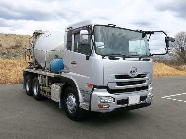 中古トラック UDトラックスコンクリートミキサー車 ＃2
