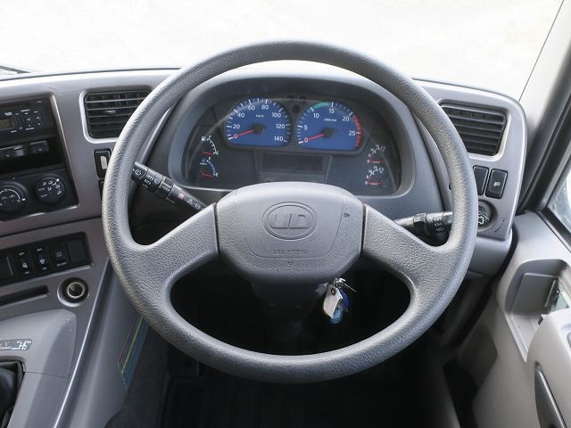 中古トラック UDトラックストラクタヘッド ＃16