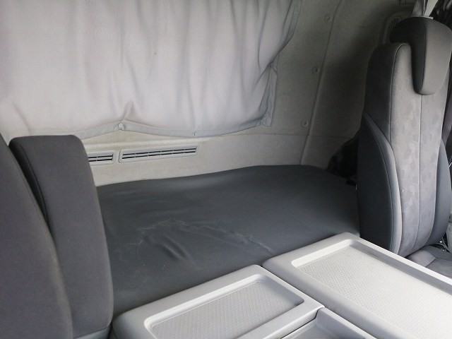 中古トラック UDトラックストラクタヘッド ＃23