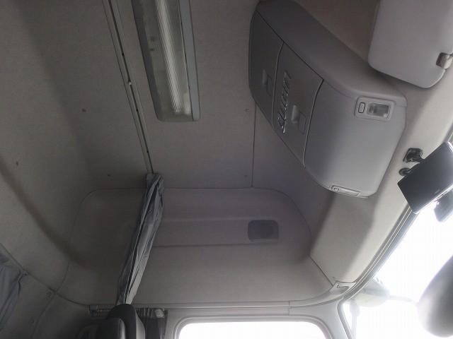 中古トラック UDトラックストラクタヘッド ＃24