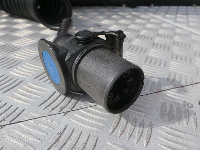 中古トラック UDトラックストラクタヘッド ＃8