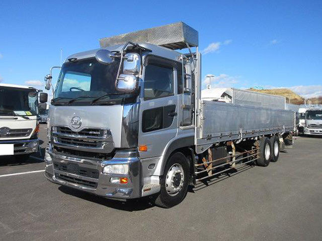 [Vehicle for lease rental only] 2015 UD Trucks Quon Large Flatbed with Aluminum Block, 3-way opening, high floor, 3 axles, retarder, 7-speed manual transmission