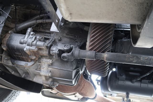 中古トラック UDトラックス粉粒体運搬車 ＃11