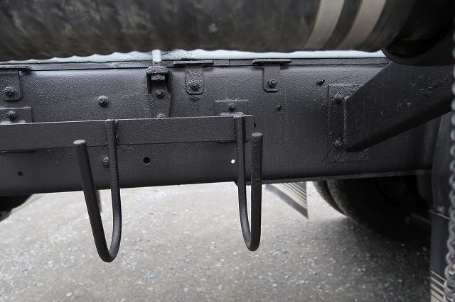 中古トラック UDトラックス粉粒体運搬車 ＃13