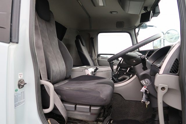 中古トラック UDトラックス粉粒体運搬車 #15