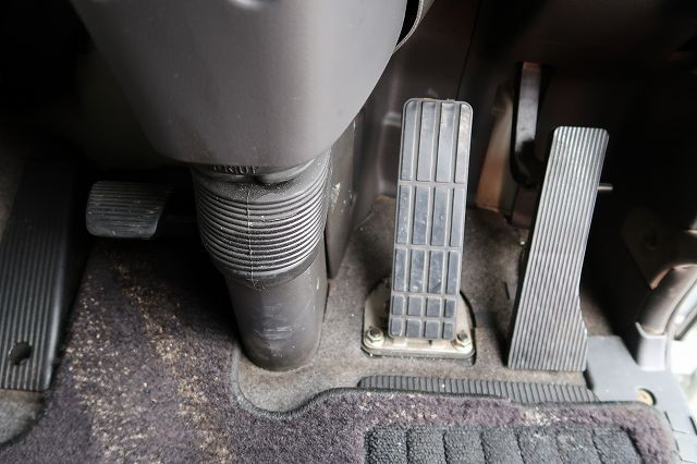 中古トラック UDトラックス粉粒体運搬車 ＃23