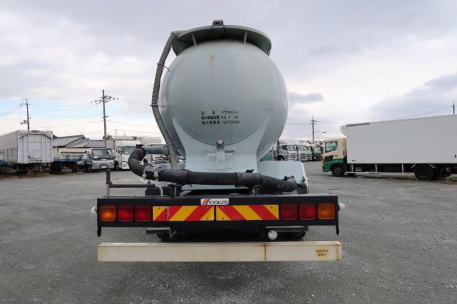 中古トラック UDトラックス粉粒体運搬車 ＃5